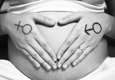 妊娠线变黑是怀孕了吗 妊娠线越黑生男孩几率越高吗