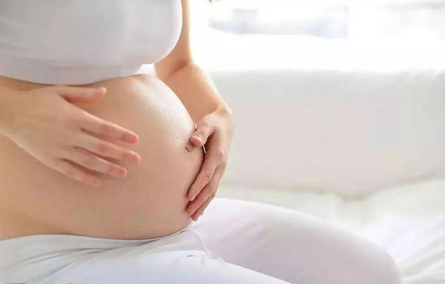 怀孕期间看电影对胎宝宝有什么影响 孕妇看电影为什么胎动厉害