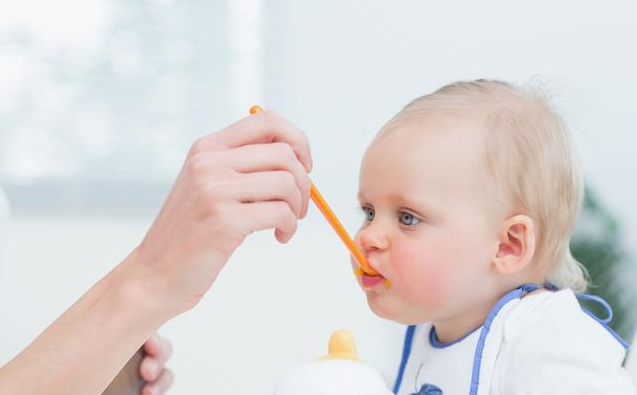 1岁宝宝辅食怎么安排 1岁宝宝饮食要注意什么
