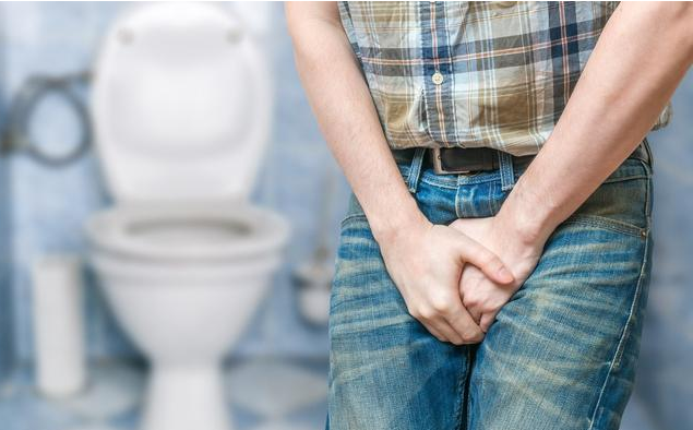 男性憋尿可以锻炼性能力吗 男性长时间憋尿对身体有什么危害