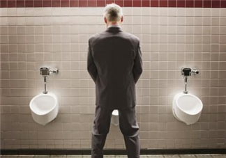 男性憋尿可以锻炼性能力吗 男性长时间憋尿对身体有什么危害