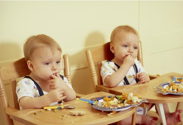 孩子多大不用喂饭 给孩子喂饭的四大误区