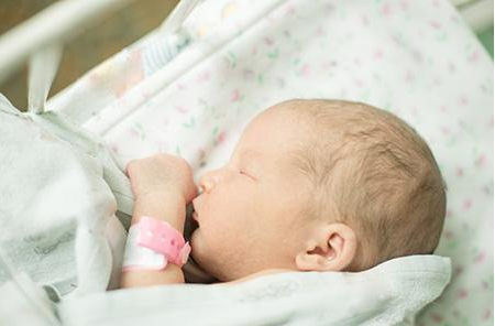 新生儿黄疸照蓝光有什么副作用 新生儿黄疸注意事项